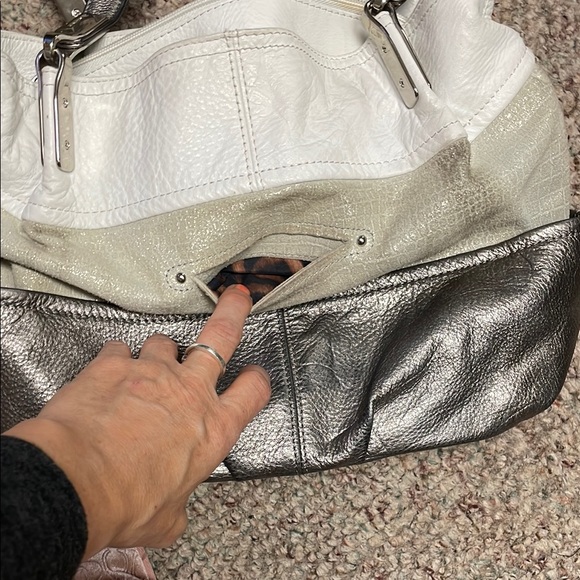 B makowsky leather shoulder bag in White tan and Silver - Picture 8 of 13